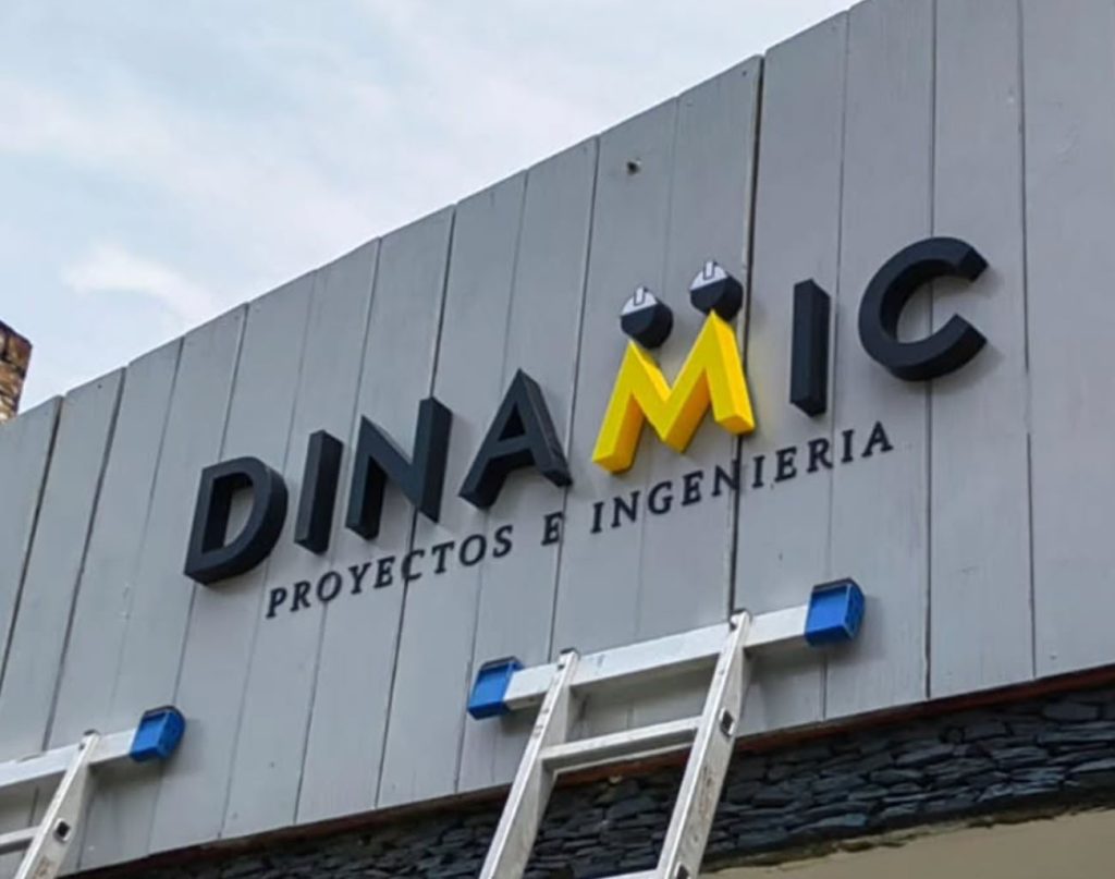 Ideas Grupo Creativo Medellin, Avisos luminosos